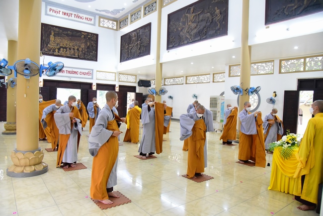 Lễ truyền giới Sa di Phương Trượng